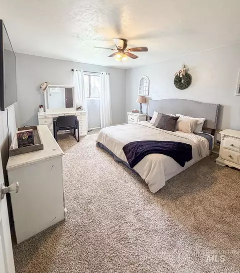 Bedroom - 1452 Weiser River Rd, Weiser, ID 83672 photo 4 of 4