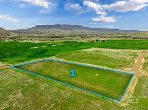 3745 Jake Ln, Emmett, ID 83617