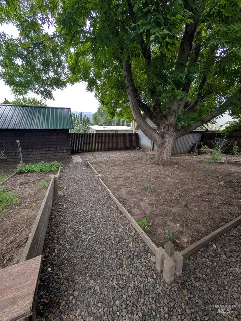 Exterior - 815 Maple St, Kamiah, ID 83536 photo 8 of 14