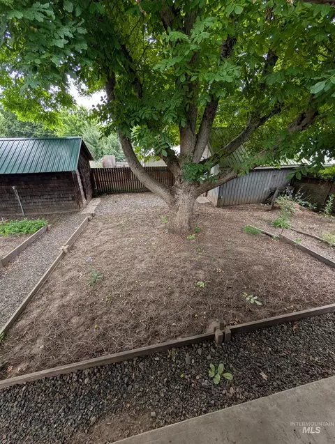 Exterior - 815 Maple St, Kamiah, ID 83536 photo 6 of 14