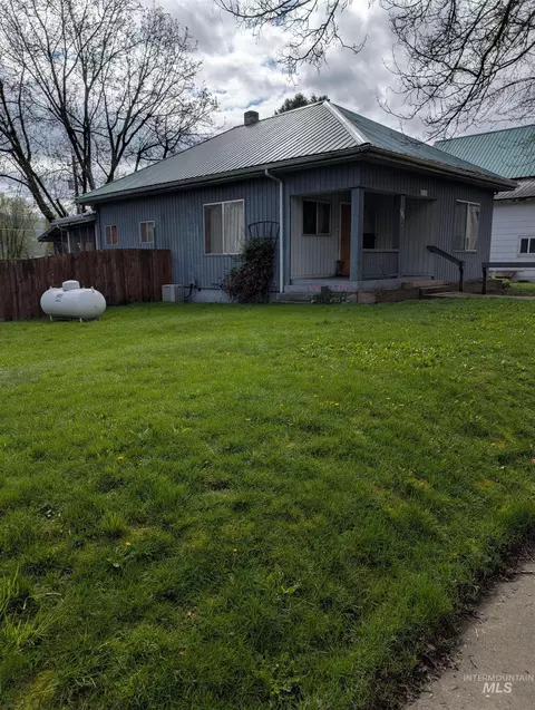 815 Maple St, Kamiah, ID 83536
