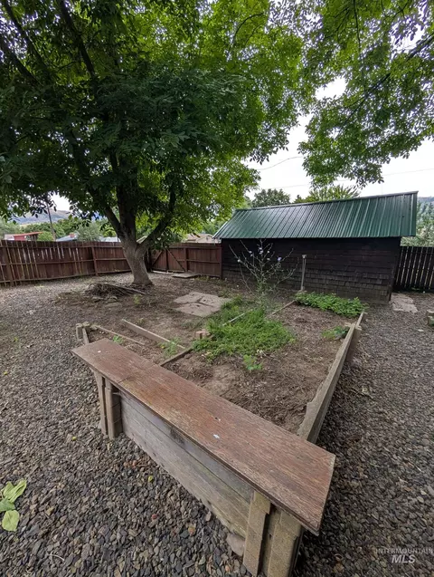 Exterior - 815 Maple St, Kamiah, ID 83536 photo 7 of 14