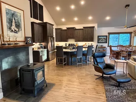 Kitchen - 53 Sliver Cloud Dr, Cascade, ID 83611 photo 1 of 3
