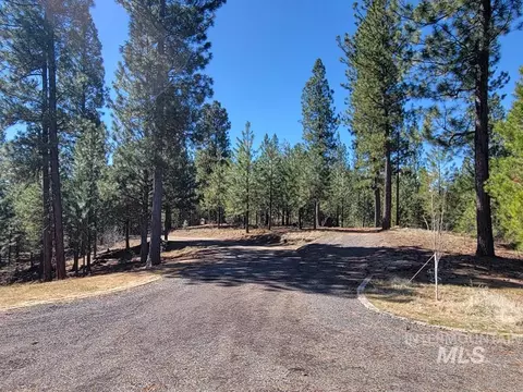 Exterior - 53 Sliver Cloud Dr, Cascade, ID 83611 photo 3 of 11