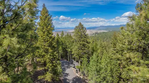 1562 Crown Point Pkwy, Cascade, ID 83611