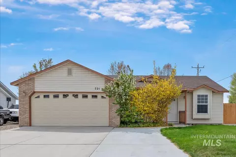 721 Valley St, Middleton, ID 83644