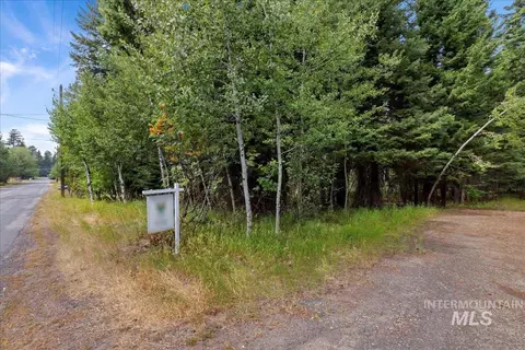 813 Reedy Ln, Mccall, ID 83638