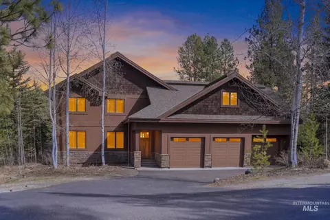 12924 Dawn Dr, Donnelly, ID 83615