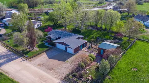 4511 S Cottage Grove Ln, Nampa, ID 83686