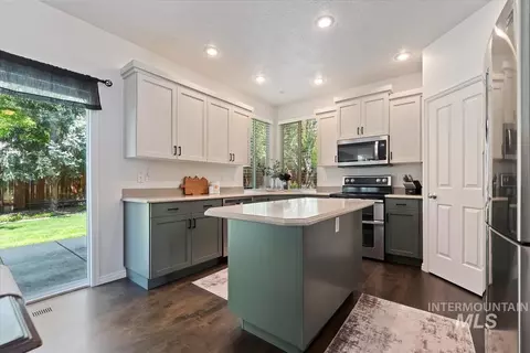 Kitchen - 2616 E Salisbury Ct, Eagle, ID 83616 photo 1 of 4