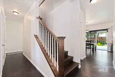 Entry Way - 2616 E Salisbury Ct, Eagle, ID 83616 photo 2 of 2
