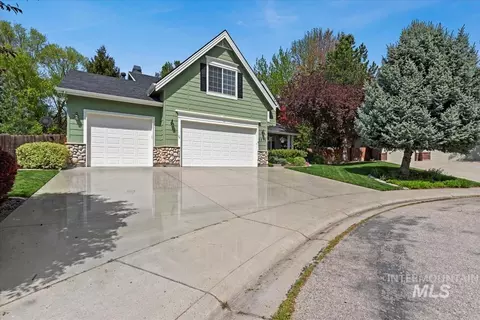 Exterior - 2616 E Salisbury Ct, Eagle, ID 83616 photo 2 of 10