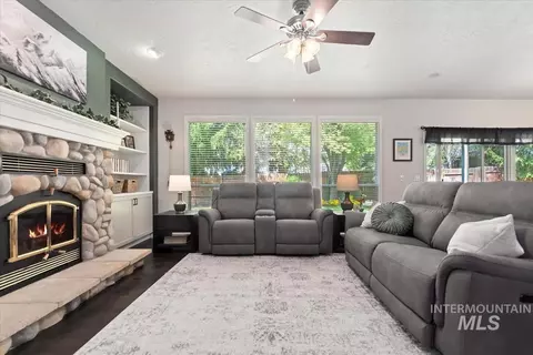 Living - 2616 E Salisbury Ct, Eagle, ID 83616 photo 1 of 2
