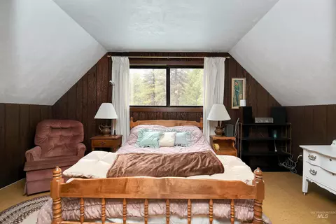 Bedroom - 10 Bransons Dr, Lowman, ID 83637 photo 2 of 6
