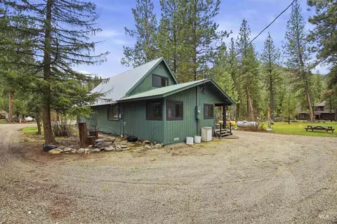 Exterior - 10 Bransons Dr, Lowman, ID 83637 photo 12 of 16