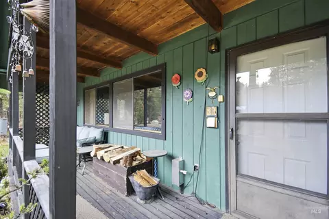 Exterior - 10 Bransons Dr, Lowman, ID 83637 photo 7 of 16