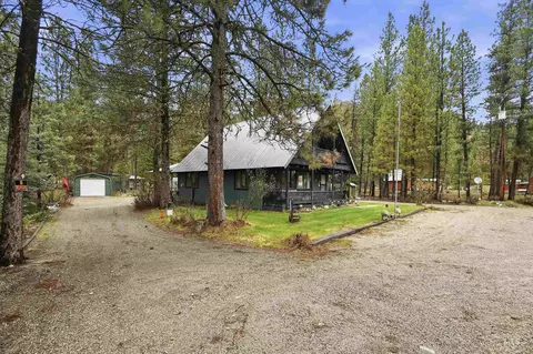 Exterior - 10 Bransons Dr, Lowman, ID 83637 photo 3 of 16