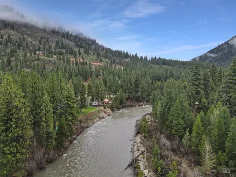 View/Area - 10 Bransons Dr, Lowman, ID 83637 photo 2 of 3
