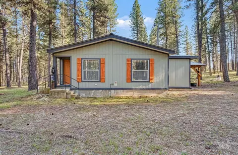 35 Hiatt Cir, Idaho City, ID 83631