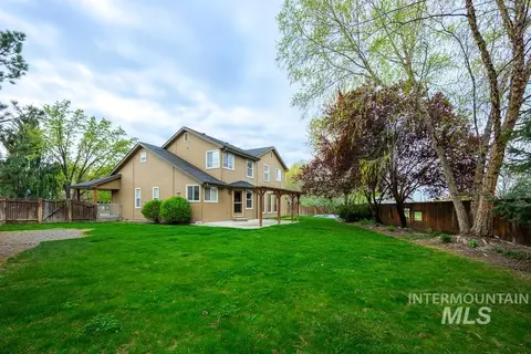 Exterior - 427 S Silver Bow Ave, Eagle, ID 83616 photo 6 of 11