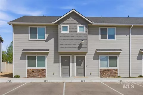 126 E Ravenna Ln, Nampa, ID 83687