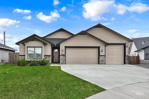 102 Thunder Mountain Ct, Homedale, ID 83628