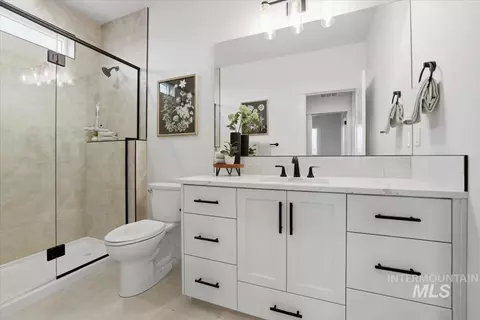 Bath - 7838 W Flathead Lake St, Eagle, ID 83616 photo 1 of 5