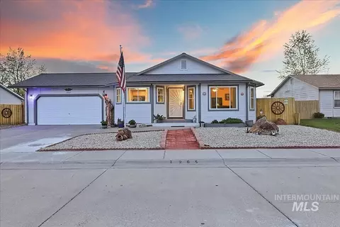 1265 Rosewood St, Mountain Home, ID 83647