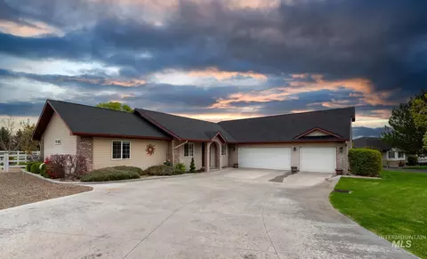 2520 E 3707 N, Twin Falls, ID 83301