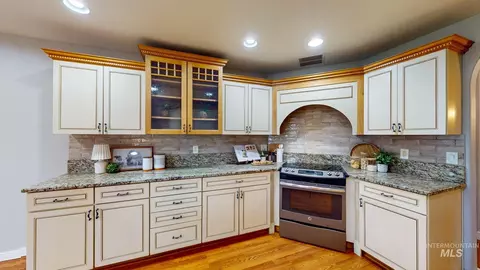 Kitchen - 2520 E 3707 N, Twin Falls, ID 83301 photo 1 of 2
