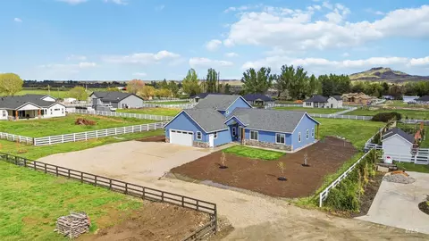 1425 Connelly Ln, Emmett, ID 83617
