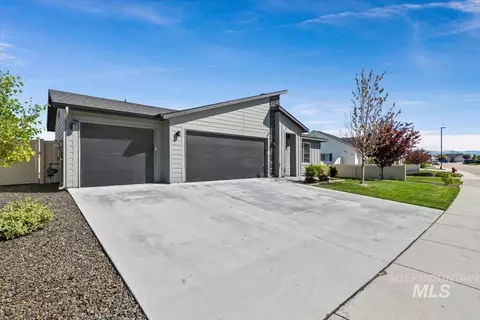5056 W Sands Basin Dr, Meridian, ID 83646
