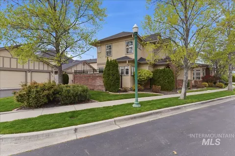 Exterior - 369 E Wexford Ln, Eagle, ID 83616 photo 2 of 4