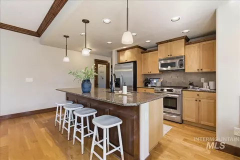 Kitchen - 369 E Wexford Ln, Eagle, ID 83616 photo 1 of 3