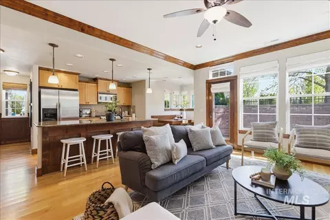 Living - 369 E Wexford Ln, Eagle, ID 83616 photo 1 of 1