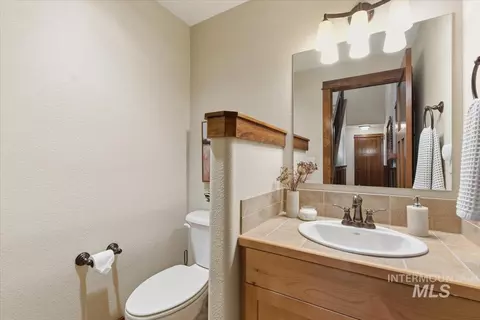 Bath - 369 E Wexford Ln, Eagle, ID 83616 photo 6 of 6