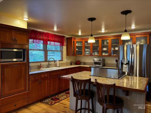 352 W Greensboro Ct, Boise, ID 83706