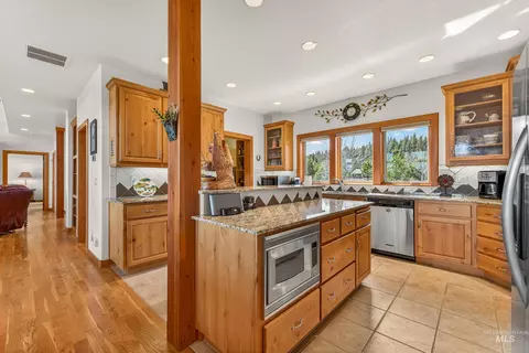 Kitchen - 8 Bitterroot Ct, Mccall, ID 83638 photo 1 of 5