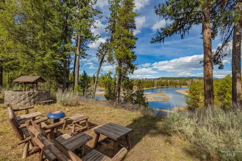 View/Area - 8 Bitterroot Ct, Mccall, ID 83638 photo 2 of 4