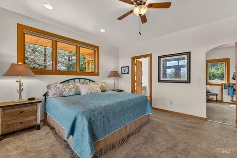 Bedroom - 8 Bitterroot Ct, Mccall, ID 83638 photo 2 of 6