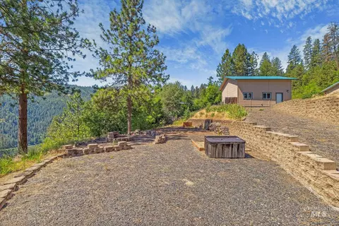 Exterior - 809 River Pointe Ln, Lenore, ID 83541 photo 4 of 10