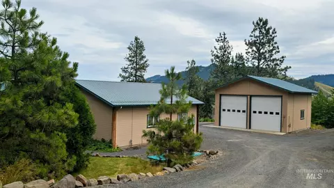 Exterior - 809 River Pointe Ln, Lenore, ID 83541 photo 5 of 6