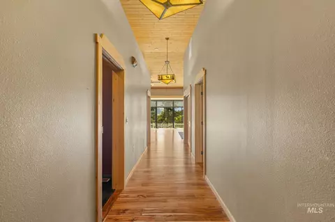 Entry Way - 809 River Pointe Ln, Lenore, ID 83541 photo 1 of 1