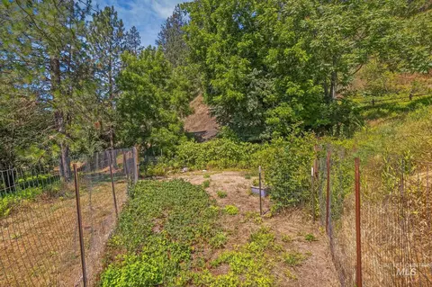 Exterior - 809 River Pointe Ln, Lenore, ID 83541 photo 9 of 10