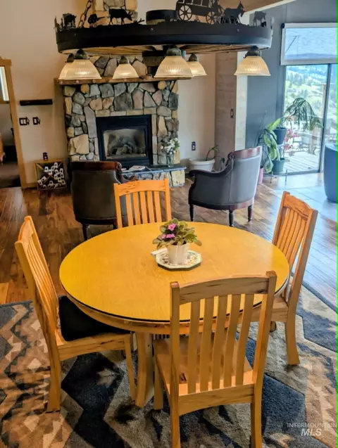 Dining - 809 River Pointe Ln, Lenore, ID 83541 photo 2 of 3