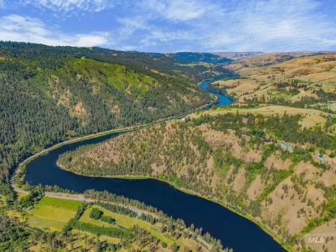 View/Area - 809 River Pointe Ln, Lenore, ID 83541 photo 2 of 3