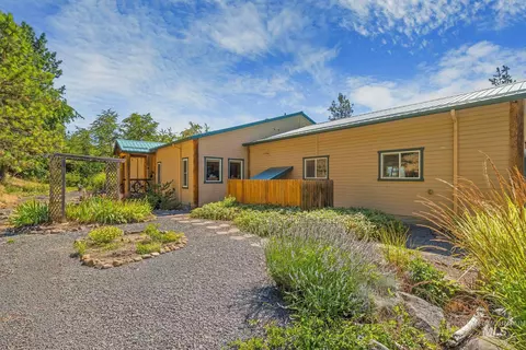 Exterior - 809 River Pointe Ln, Lenore, ID 83541 photo 8 of 10