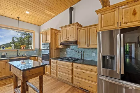 Kitchen - 809 River Pointe Ln, Lenore, ID 83541 photo 3 of 3