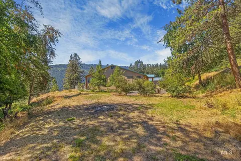 Exterior - 809 River Pointe Ln, Lenore, ID 83541 photo 6 of 10