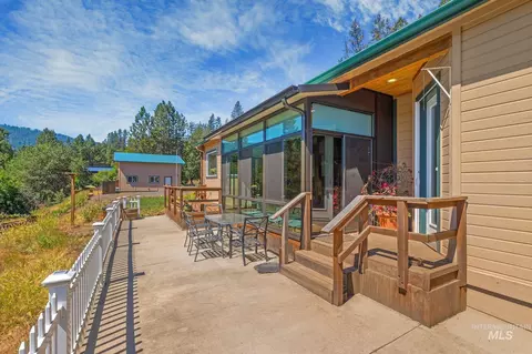Exterior - 809 River Pointe Ln, Lenore, ID 83541 photo 5 of 10